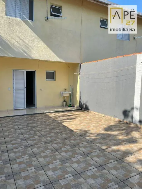 Foto 2 de Sobrado com 2 quartos à venda e para alugar, 100m2 em Centro, Cananeia - SP