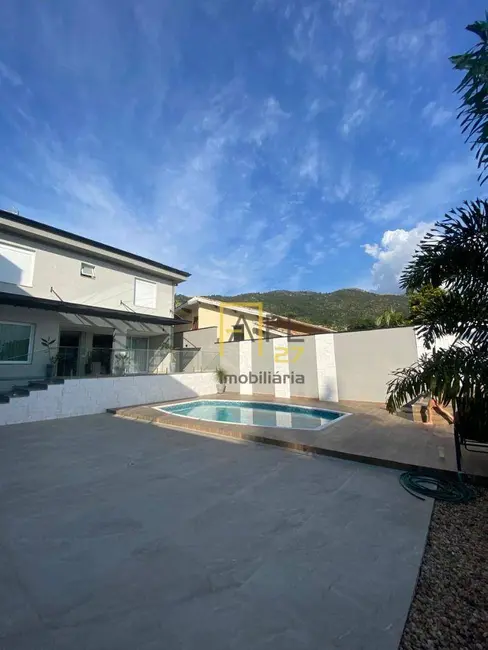 Foto 1 de Casa de Condomínio com 3 quartos para alugar, 360m2 em Parque Arco Iris, Atibaia - SP