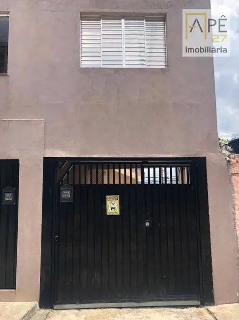 Casa com 3 quartos para alugar, 150m2 em Jardim Munhoz, Guarulhos - SP - imagem 3 Foto 3 de Casa com 3 quartos para alugar, 150m2 em Jardim Munhoz, Guarulhos - SP