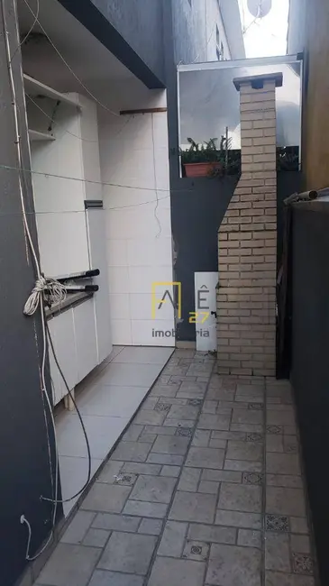 Sobrado com 3 quartos para alugar, 60m2 em Jardim do Papai, Guarulhos - SP - imagem 9 Foto 9 de Sobrado com 3 quartos para alugar, 60m2 em Jardim do Papai, Guarulhos - SP