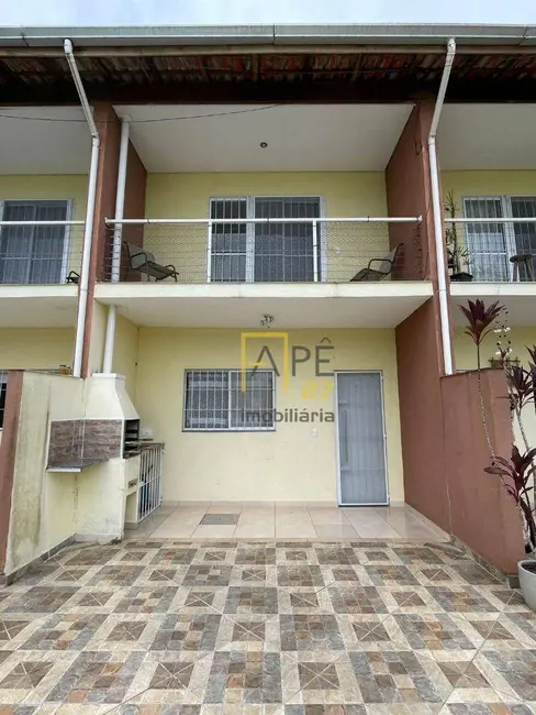 Foto 1 de Sobrado com 2 quartos para alugar, 100m2 em Centro, Cananeia - SP