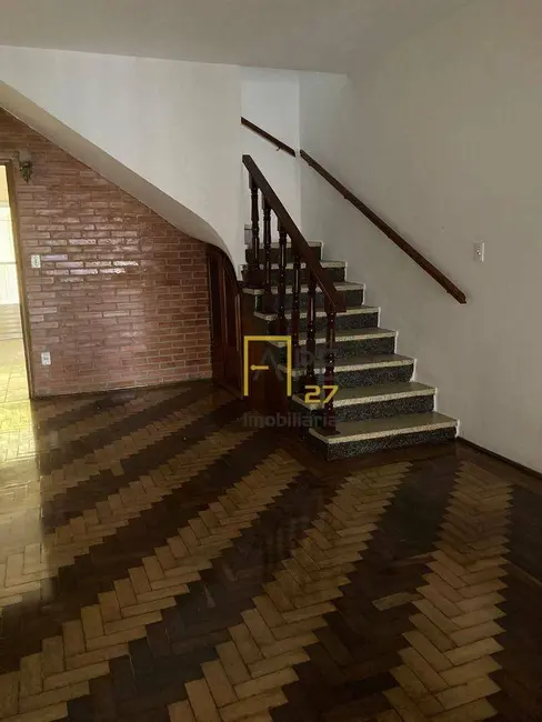 Sobrado com 2 quartos para alugar, 134m2 em Vila Augusta, Guarulhos - SP - imagem 2 Foto 2 de Sobrado com 2 quartos para alugar, 134m2 em Vila Augusta, Guarulhos - SP