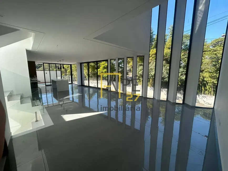 Foto 1 de Sobrado com 4 quartos à venda, 300m2 em Jardim Fazenda Rincão, Aruja - SP