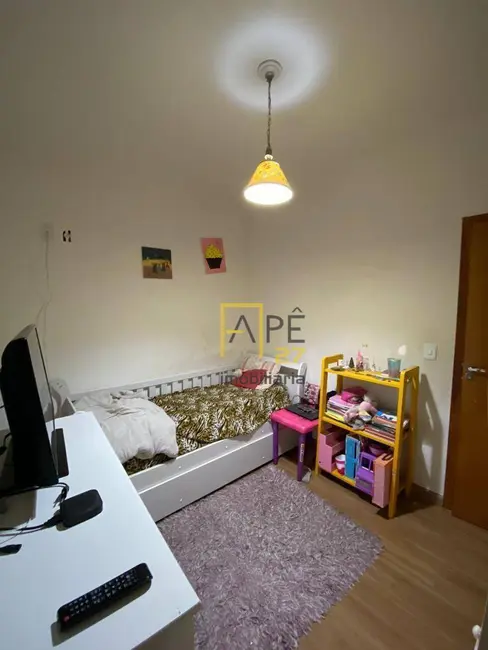 Sobrado com 3 quartos à venda, 200m2 em Jardim Toscana, Guarulhos - SP - imagem 6 Foto 6 de Sobrado com 3 quartos à venda, 200m2 em Jardim Toscana, Guarulhos - SP