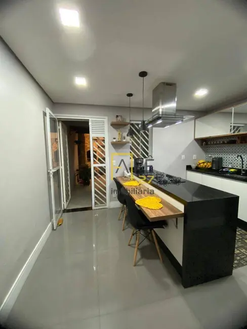 Foto 3 de Sobrado com 2 quartos à venda, 117m2 em Jardim Santa Mena, Guarulhos - SP