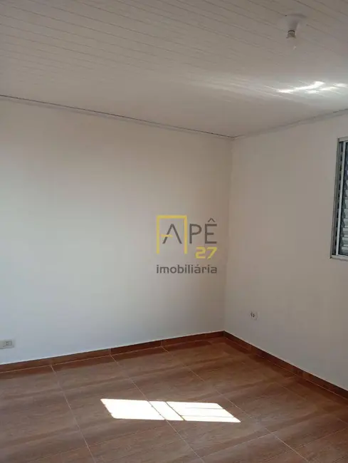 Foto 1 de Casa com 1 quarto para alugar, 100m2 em Jardim Scyntila, Guarulhos - SP
