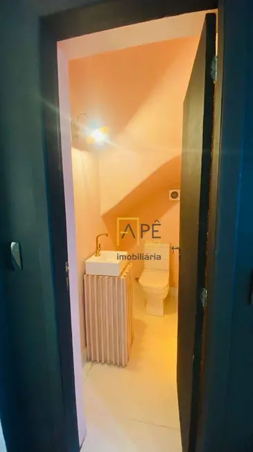 Foto 6 de Sobrado com 4 quartos para alugar, 184m2 em Jardim Munhoz, Guarulhos - SP