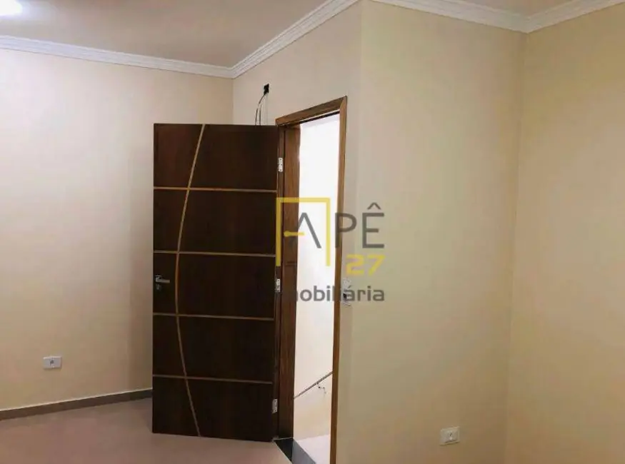 Sobrado com 3 quartos à venda, 250m2 em Vila Ayrosa, São Paulo - SP - imagem 8 Foto 8 de Sobrado com 3 quartos à venda, 250m2 em Vila Ayrosa, São Paulo - SP