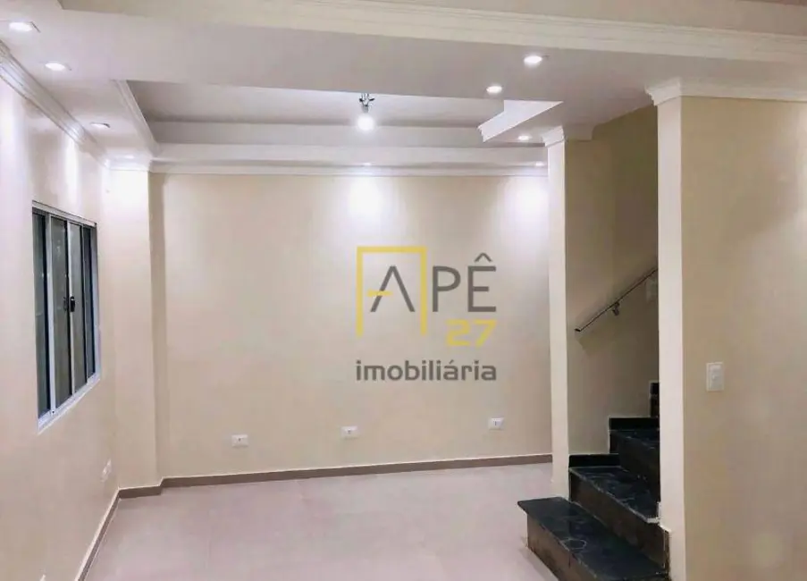 Sobrado com 3 quartos à venda, 250m2 em Vila Ayrosa, São Paulo - SP - imagem 2 Foto 2 de Sobrado com 3 quartos à venda, 250m2 em Vila Ayrosa, São Paulo - SP