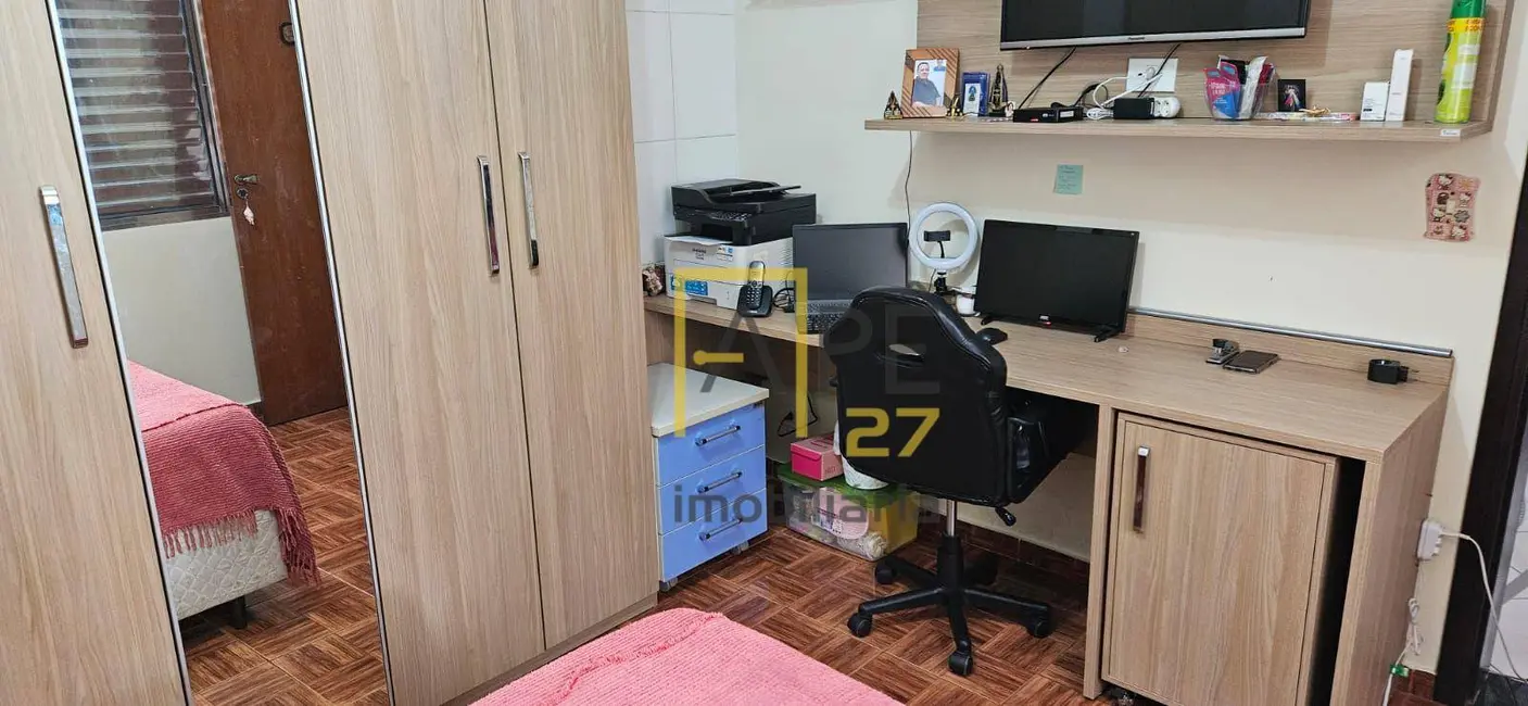 Foto 2 de Casa com 2 quartos à venda, 250m2 em Centro, Aruja - SP