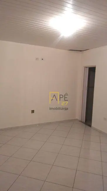 Casa com 2 quartos à venda, 182m2 em Jardim Palmira, Guarulhos - SP - imagem 4 Foto 4 de Casa com 2 quartos à venda, 182m2 em Jardim Palmira, Guarulhos - SP