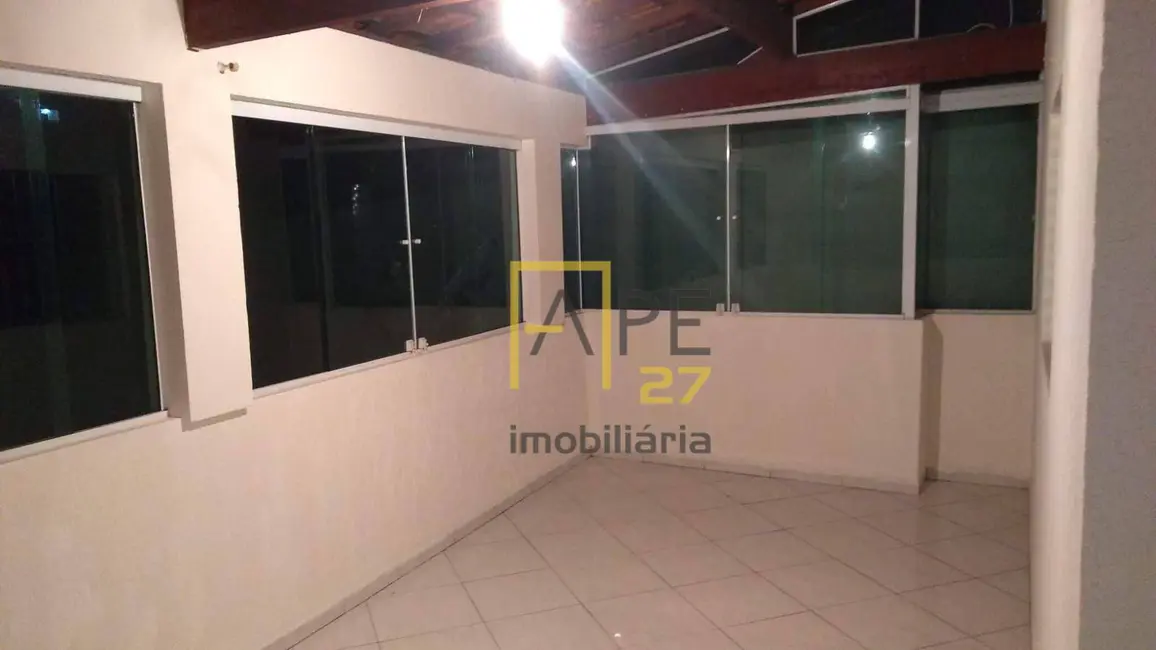 Casa com 2 quartos à venda, 182m2 em Jardim Palmira, Guarulhos - SP - imagem 1 Foto 1 de Casa com 2 quartos à venda, 182m2 em Jardim Palmira, Guarulhos - SP