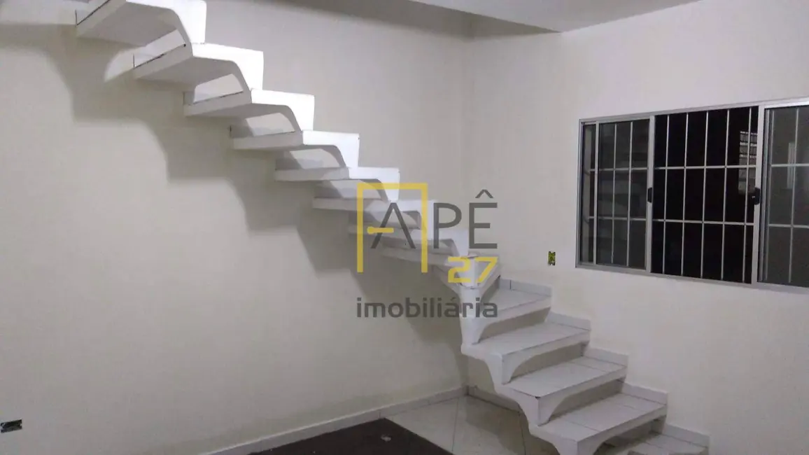 Casa com 2 quartos à venda, 182m2 em Jardim Palmira, Guarulhos - SP - imagem 3 Foto 3 de Casa com 2 quartos à venda, 182m2 em Jardim Palmira, Guarulhos - SP