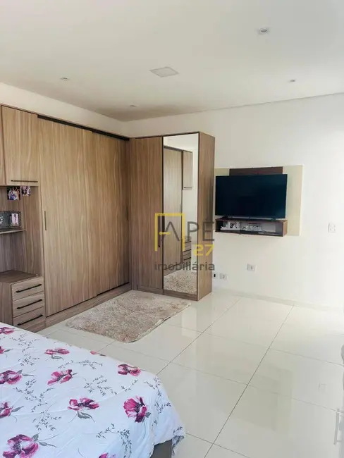 Sobrado com 3 quartos à venda e para alugar, 140m2 em Jardim Maria de Lourdes, Guarulhos - SP - imagem 3 Foto 3 de Sobrado com 3 quartos à venda e para alugar, 140m2 em Jardim Maria de Lourdes, Guarulhos - SP