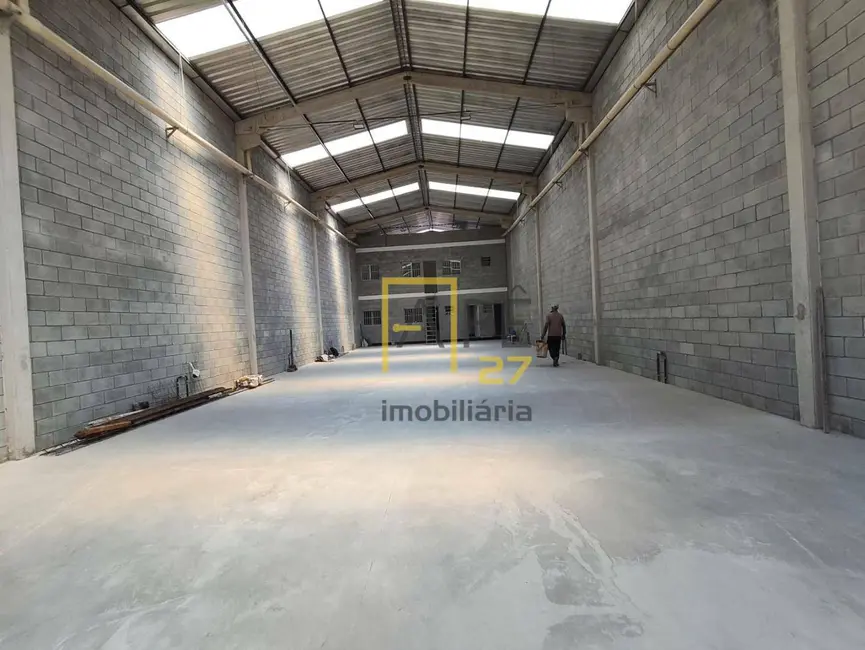 Armazém / Galpão para alugar, 370m2 em Cidade Aracilia, Guarulhos - SP - imagem 5 Foto 5 de Armazém / Galpão para alugar, 370m2 em Cidade Aracilia, Guarulhos - SP