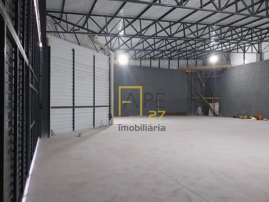 Armazém / Galpão para alugar, 710m2 em Perobal, Aruja - SP - imagem 6 Foto 6 de Armazém / Galpão para alugar, 710m2 em Perobal, Aruja - SP