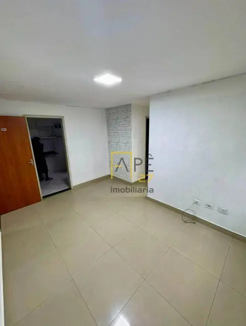 Foto 3 de Apartamento com 2 quartos à venda, 45m2 em Guarulhos - SP