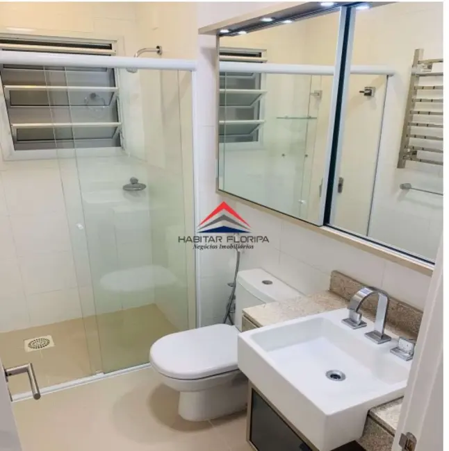 Apartamento com 3 quartos à venda, 135m2 em Centro, Florianopolis - SC - imagem 8 Foto 8 de Apartamento com 3 quartos à venda, 135m2 em Centro, Florianopolis - SC