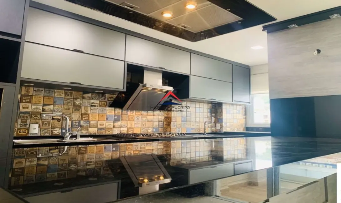 Apartamento com 3 quartos à venda, 135m2 em Centro, Florianopolis - SC - imagem 6 Foto 6 de Apartamento com 3 quartos à venda, 135m2 em Centro, Florianopolis - SC