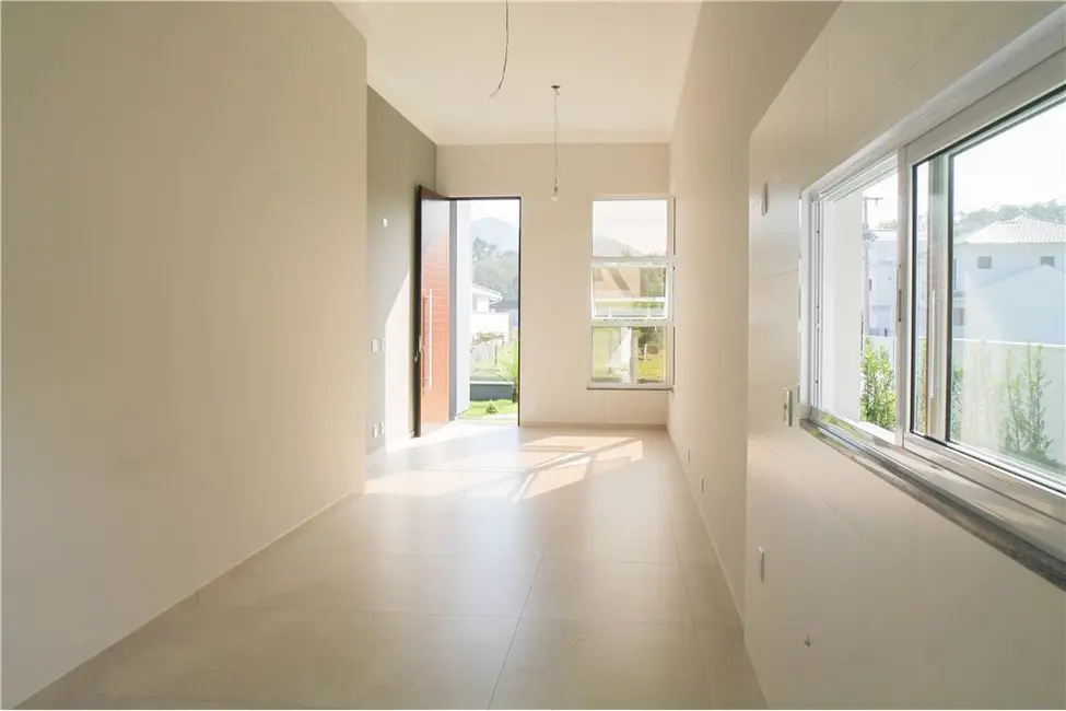 Casa com 3 quartos à venda, 114m2 em Forquilhinha, Sao Jose - SC - imagem 6 Foto 6 de Casa com 3 quartos à venda, 114m2 em Forquilhinha, Sao Jose - SC