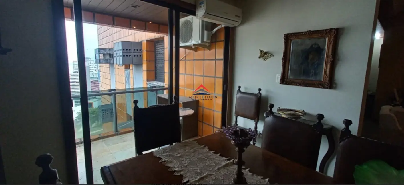 Apartamento com 3 quartos à venda, 331m2 em Centro, Florianopolis - SC - imagem 3 Foto 3 de Apartamento com 3 quartos à venda, 331m2 em Centro, Florianopolis - SC