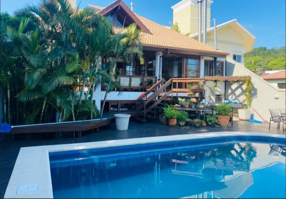 Casa com 4 quartos à venda, 530m2 em Florianopolis - SC - imagem 2 Foto 2 de Casa com 4 quartos à venda, 530m2 em Florianopolis - SC