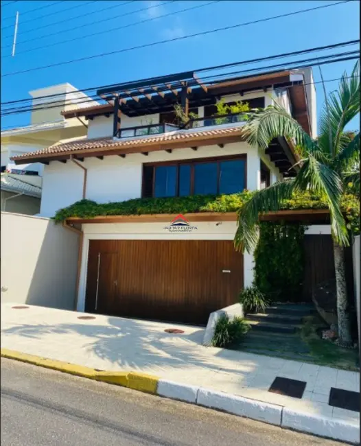 Casa com 4 quartos à venda, 530m2 em Florianopolis - SC - imagem 4 Foto 4 de Casa com 4 quartos à venda, 530m2 em Florianopolis - SC