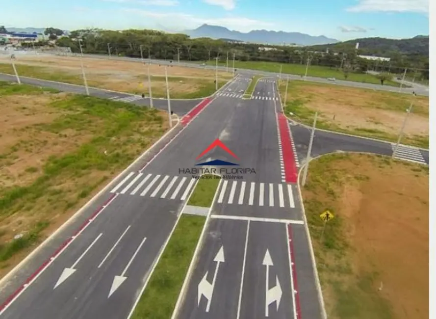 Foto 2 de Terreno / Lote à venda, 368m2 em Sao Jose - SC