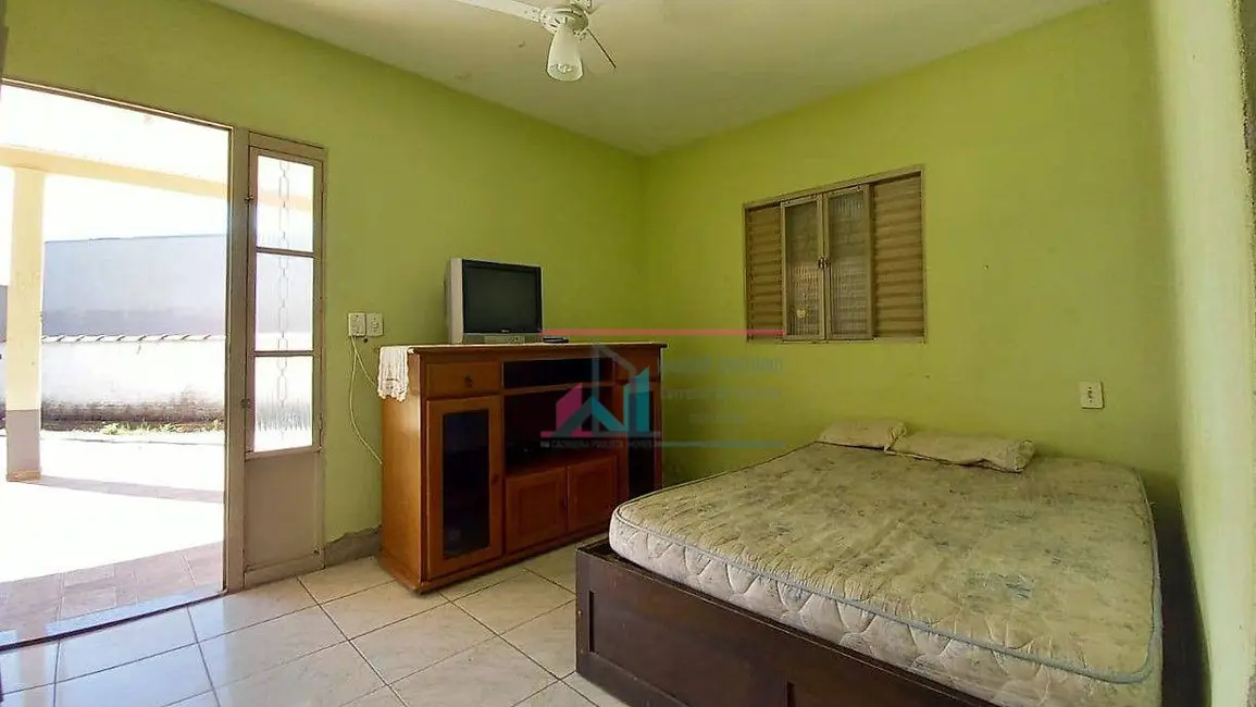 Foto 9 de Chácara com 2 quartos à venda, 375m2 em Cachoeira Paulista - SP