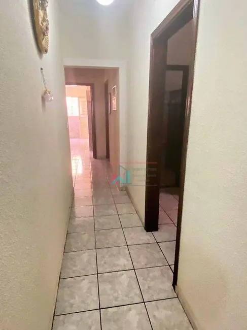 Foto 9 de Casa com 4 quartos à venda, 258m2 em Cachoeira Paulista - SP