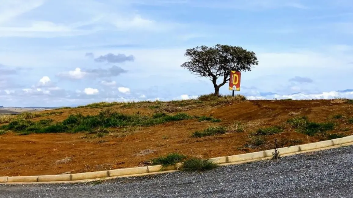 Foto 2 de Terreno / Lote à venda, 294m2 em Cruzeiro - SP
