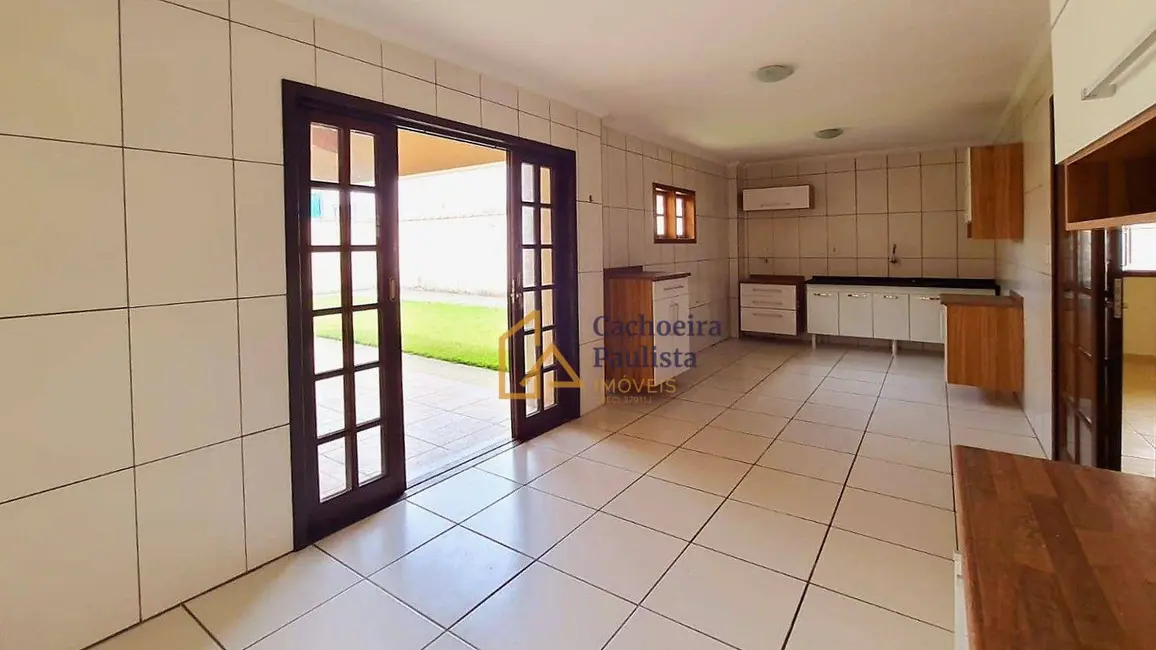 Foto 7 de Casa com 3 quartos à venda, 360m2 em Cachoeira Paulista - SP