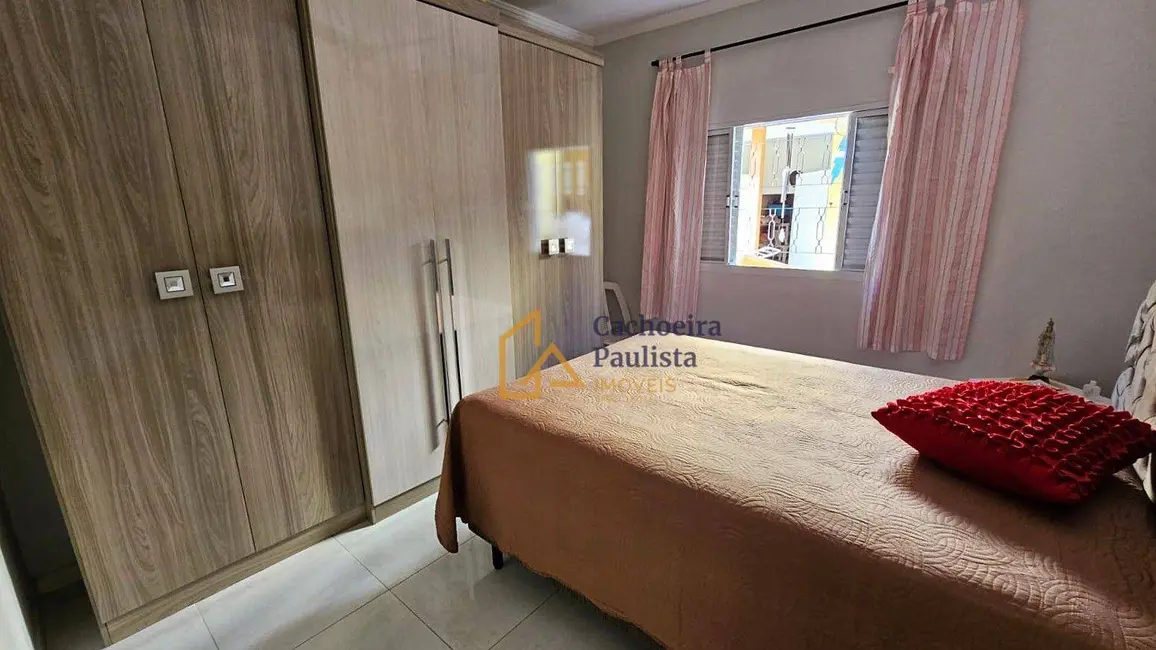 Foto 9 de Casa com 7 quartos à venda, 300m2 em Cachoeira Paulista - SP