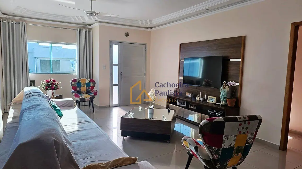 Foto 2 de Casa com 3 quartos à venda, 250m2 em Cachoeira Paulista - SP