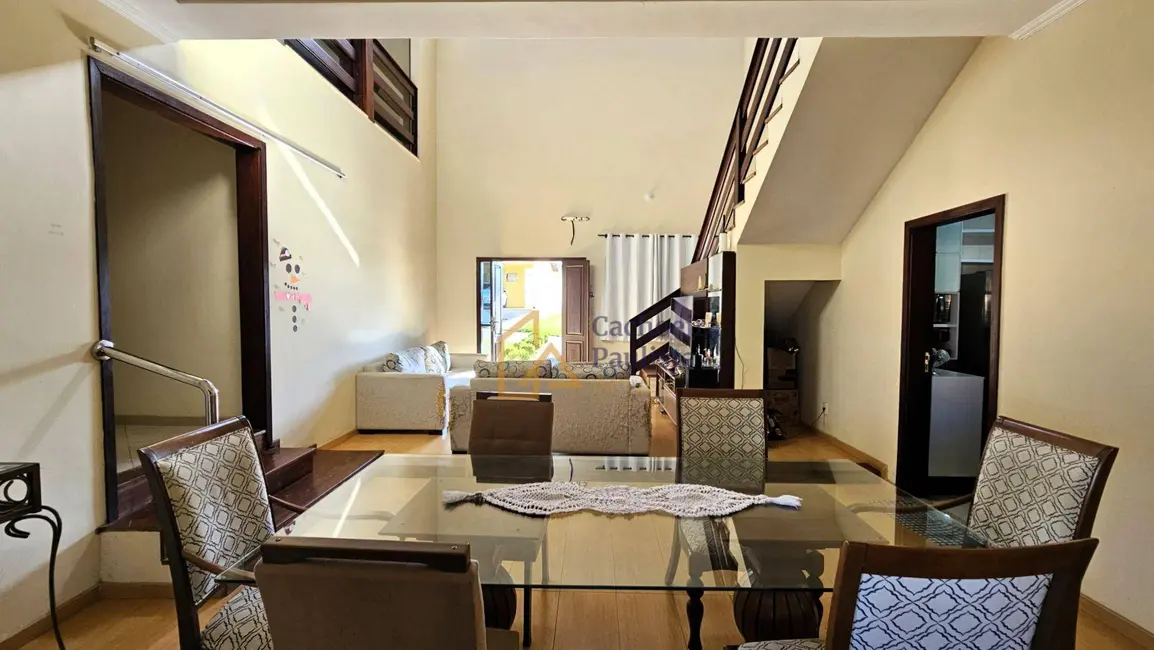 Foto 4 de Casa com 5 quartos à venda, 500m2 em Cachoeira Paulista - SP