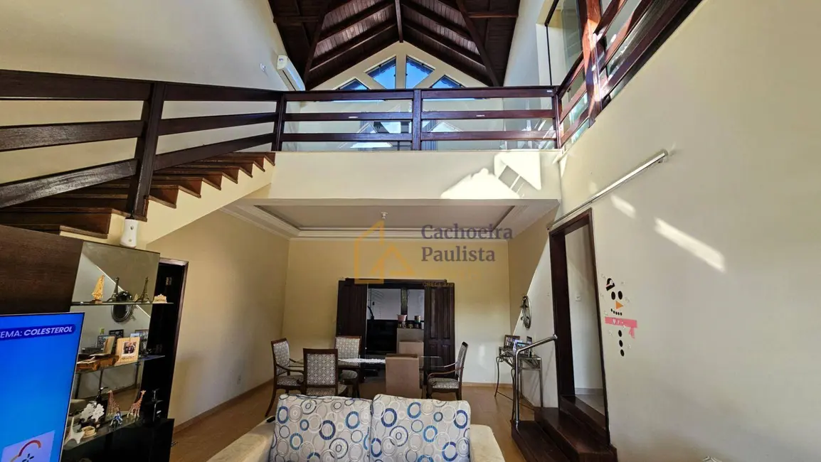 Foto 3 de Casa com 5 quartos à venda, 500m2 em Cachoeira Paulista - SP