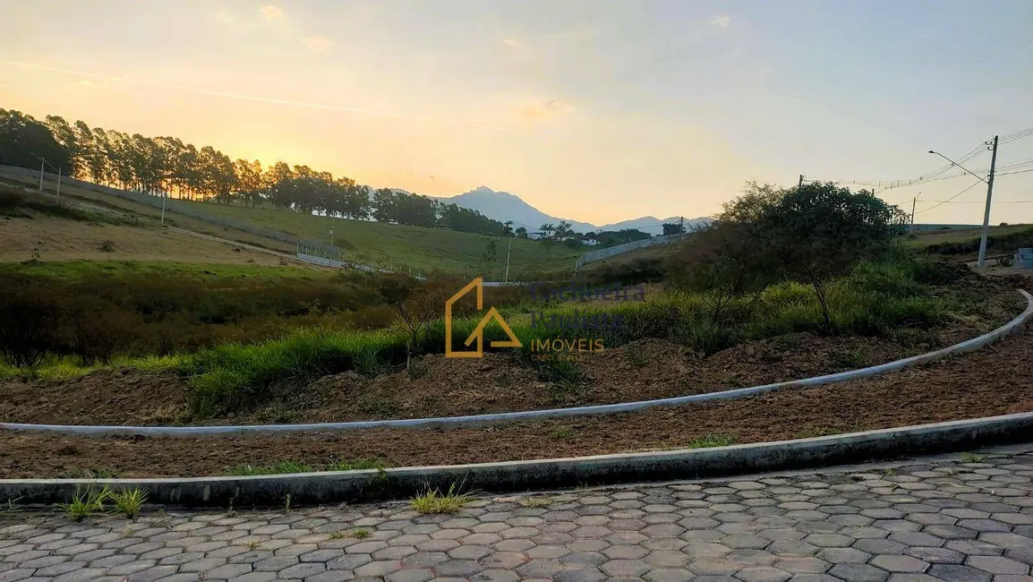 Foto 1 de Terreno / Lote à venda, 326m2 em Vila Regina Célia, Cruzeiro - SP