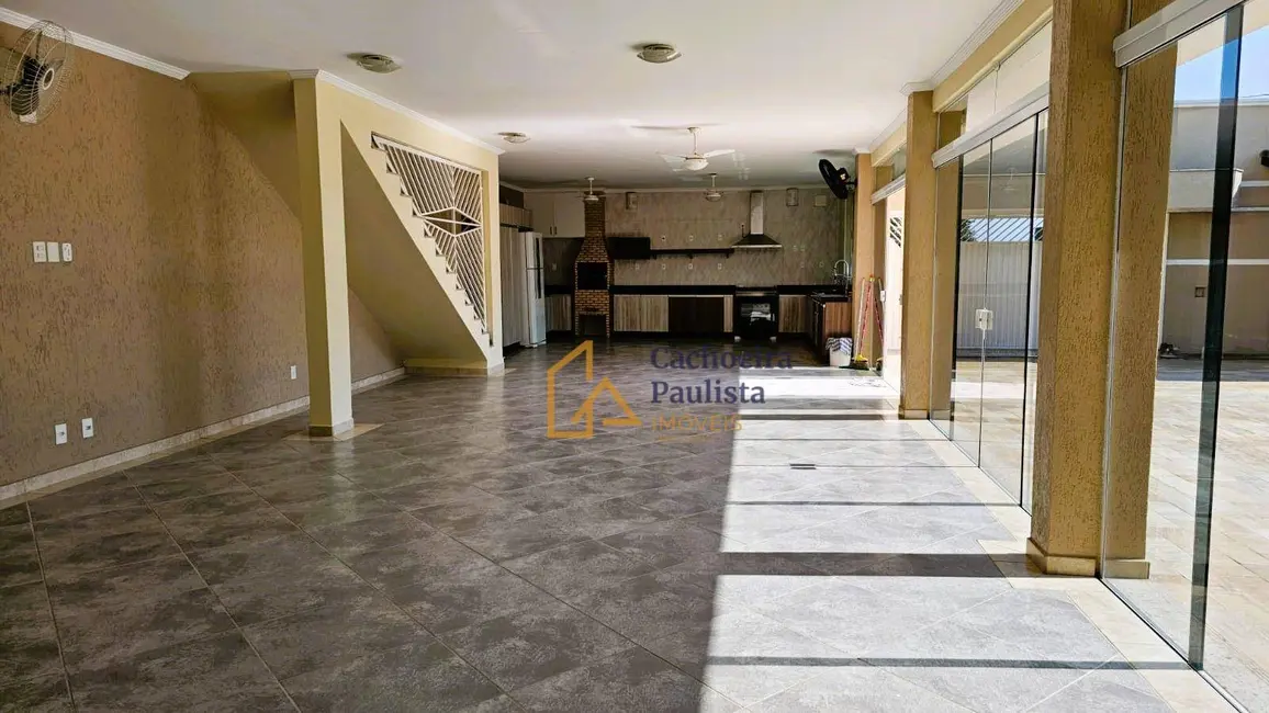 Foto 6 de Casa com 4 quartos à venda, 600m2 em Cachoeira Paulista - SP