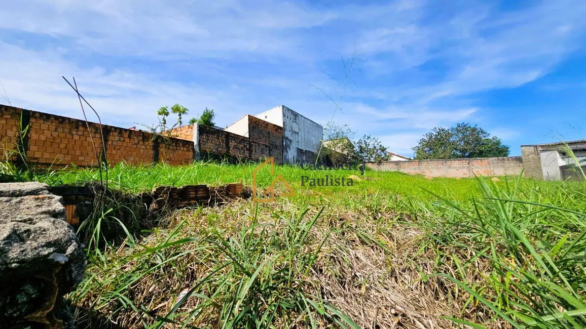 Foto 3 de Terreno / Lote à venda, 305m2 em Cachoeira Paulista - SP