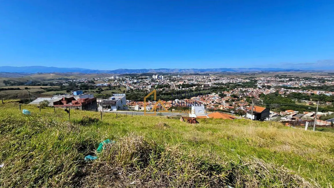 Foto 1 de Terreno / Lote à venda, 360m2 em Cachoeira Paulista - SP