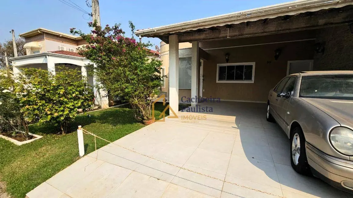 Foto 2 de Casa de Condomínio com 3 quartos à venda, 250m2 em Cachoeira Paulista - SP