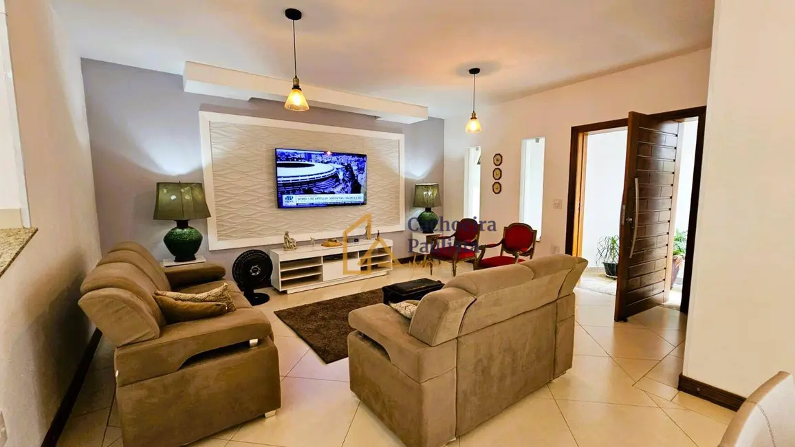 Foto 3 de Casa com 3 quartos à venda, 250m2 em Cachoeira Paulista - SP