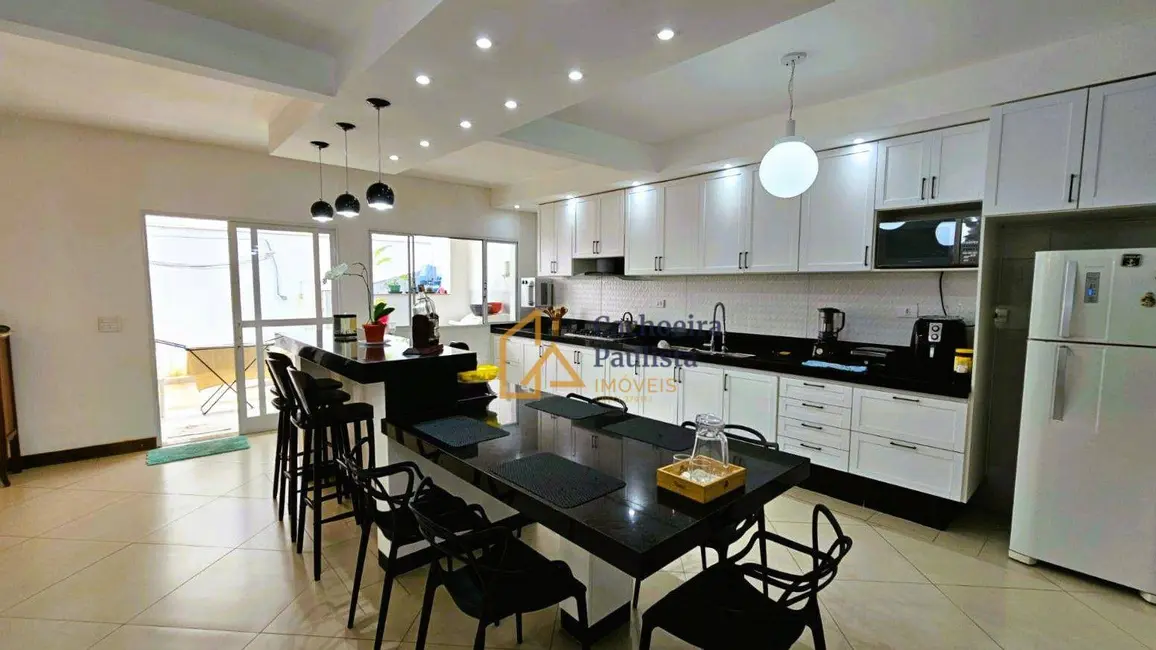 Foto 6 de Casa com 3 quartos à venda, 250m2 em Cachoeira Paulista - SP