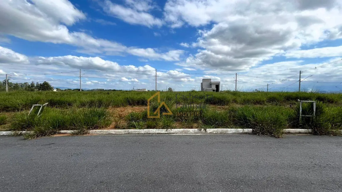 Foto 1 de Terreno / Lote à venda, 242m2 em Cachoeira Paulista - SP
