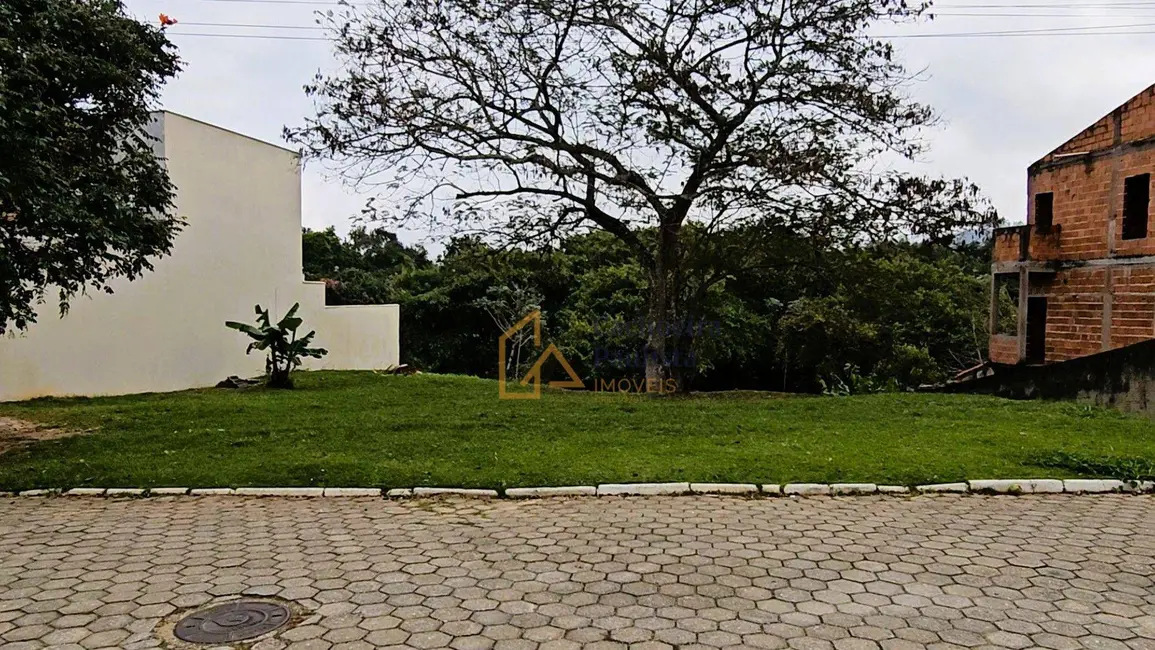 Foto 1 de Terreno / Lote à venda, 283m2 em Cachoeira Paulista - SP