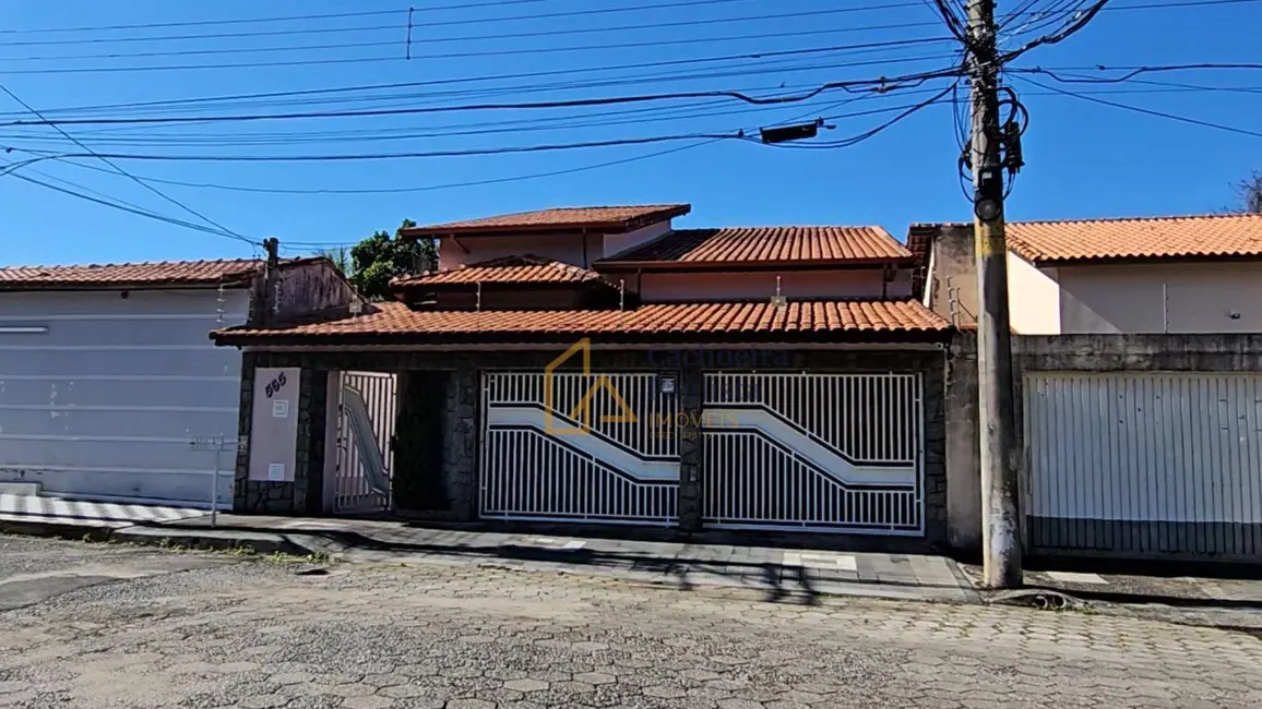 Foto 1 de Casa com 3 quartos à venda, 300m2 em Cachoeira Paulista - SP