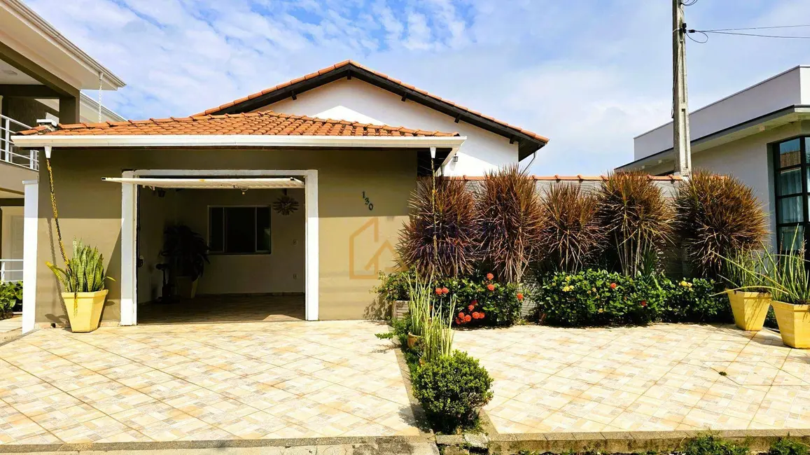 Foto 3 de Casa com 2 quartos à venda, 250m2 em Cachoeira Paulista - SP