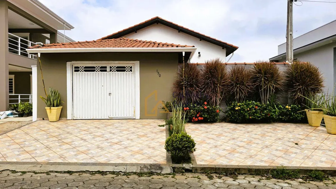 Foto 1 de Casa com 2 quartos à venda, 250m2 em Cachoeira Paulista - SP