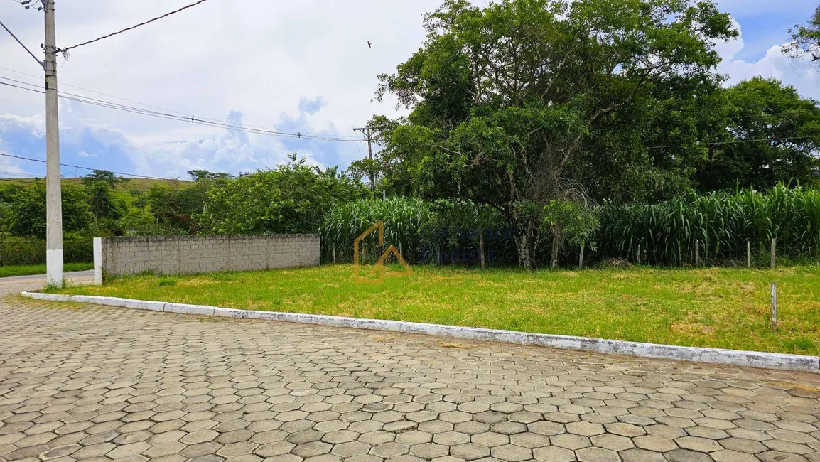 Foto 1 de Terreno / Lote à venda, 333m2 em Cachoeira Paulista - SP