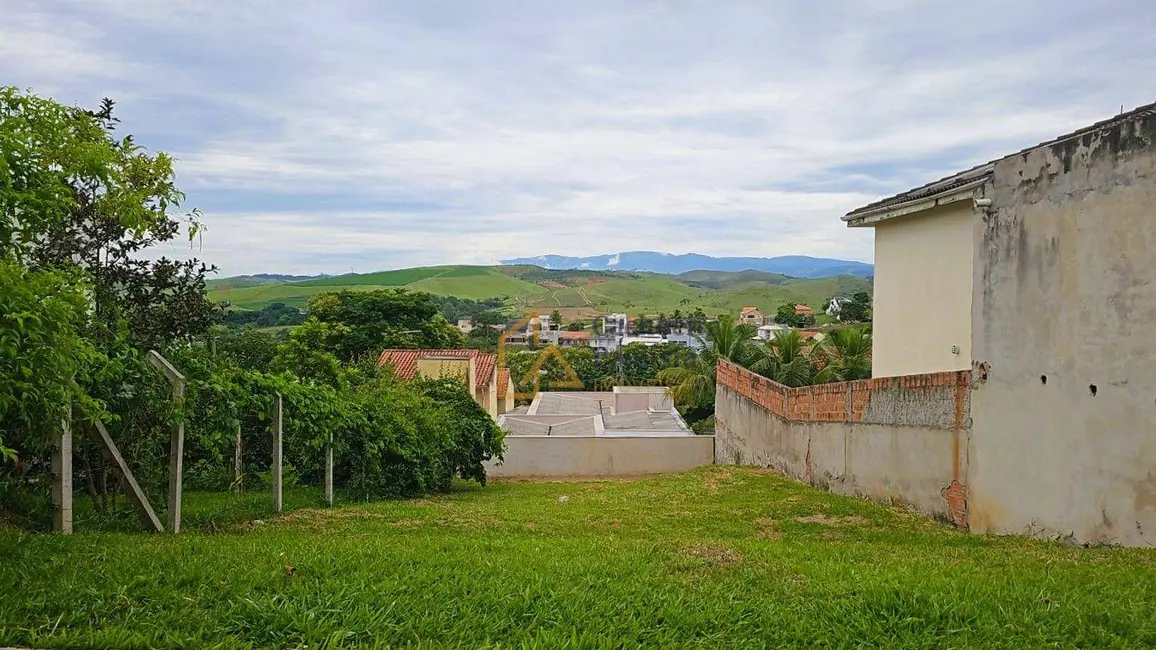 Foto 1 de Terreno / Lote à venda, 250m2 em Cachoeira Paulista - SP
